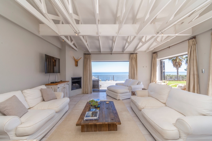 To Let 4 Bedroom Property for Rent in Bakoven Western Cape